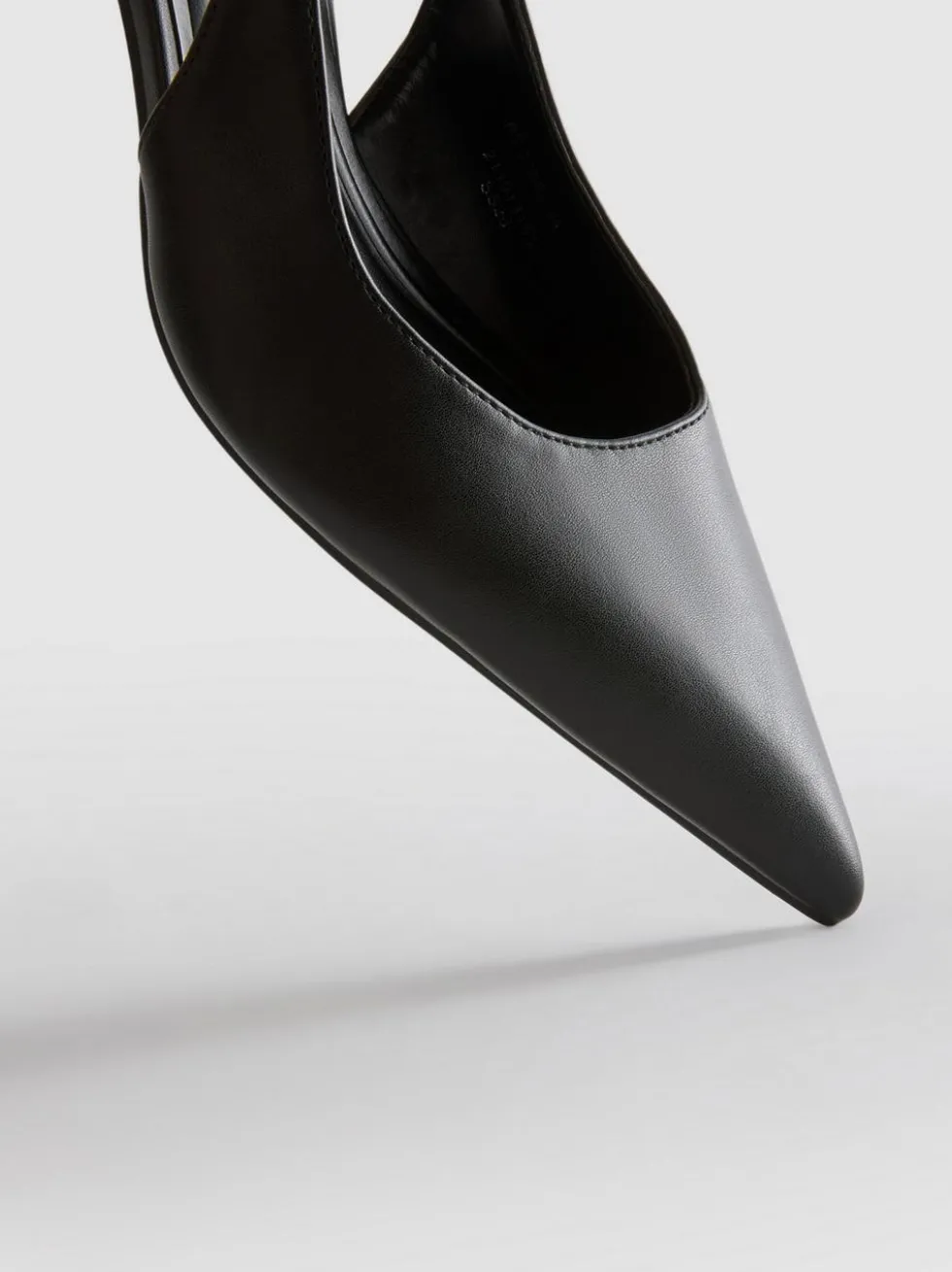 Slingback-Pumps aus Kunstleder