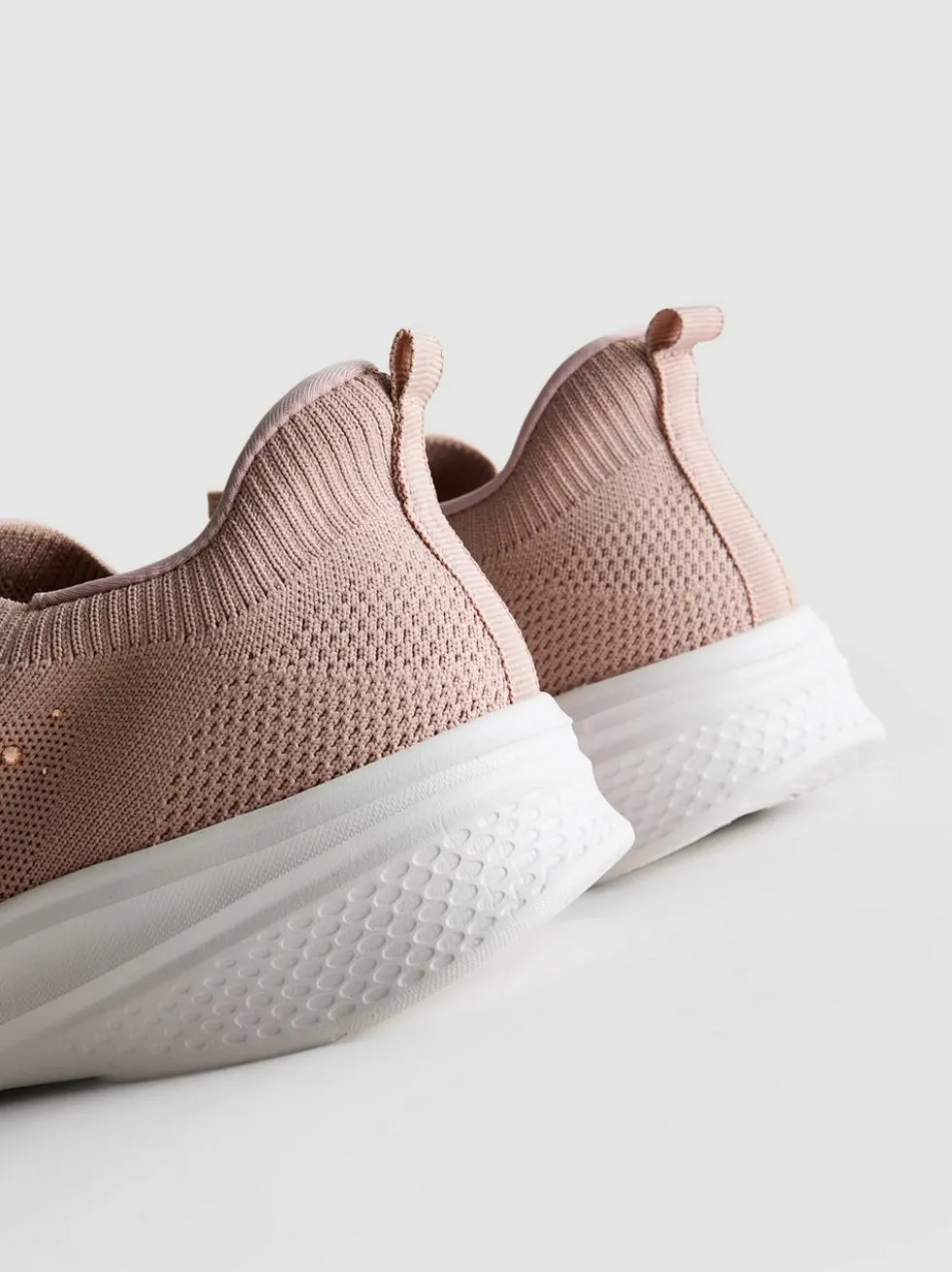 Slip-on-Sneaker mit Strassakzenten