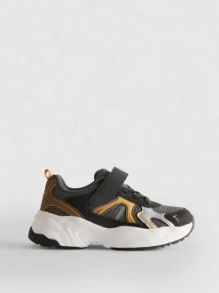 Sneaker mit dicker Sohle