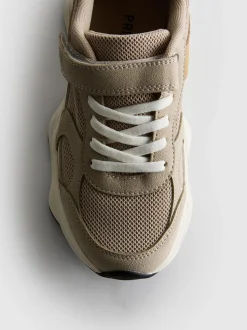 Sneaker mit dicker Sohle
