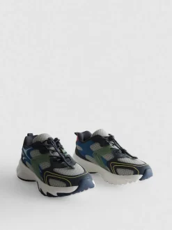 Sneaker mit dicker Sohle