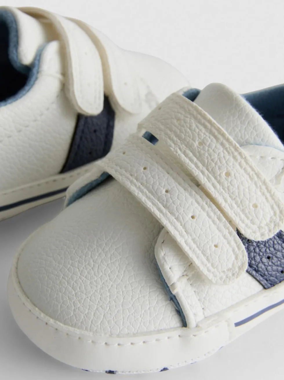 Sneaker mit Klettverschluss für Babys
