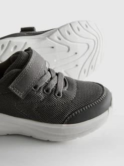 Sneaker mit Klettverschluss
