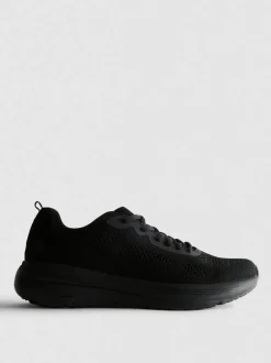 Sneaker mit Schnürsenkeln und Strickoptik