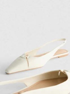 Spitze, flache Slingbacks