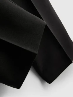 Stretchhose mit mittlerer Leibhöhe und Bügelfalten