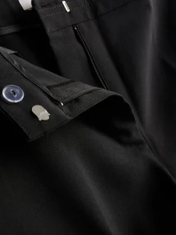 Stretchhose mit mittlerer Leibhöhe und Bügelfalten