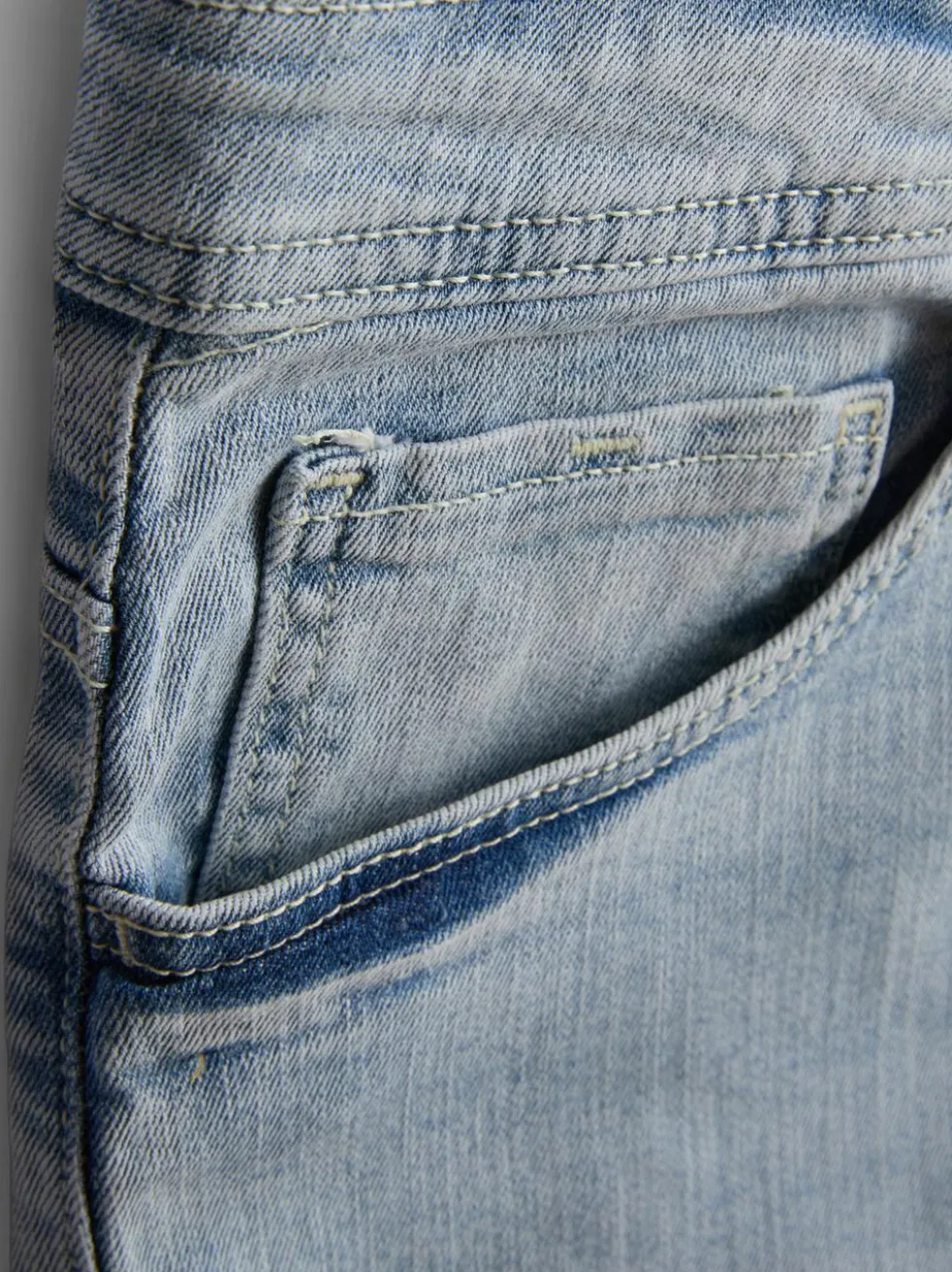 Stretch-Jeans mit geradem Bein