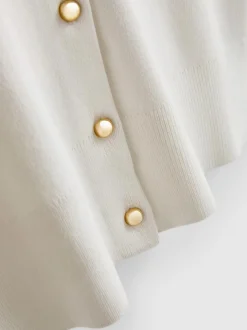 Strickjacke mit Metallic-Knöpfen