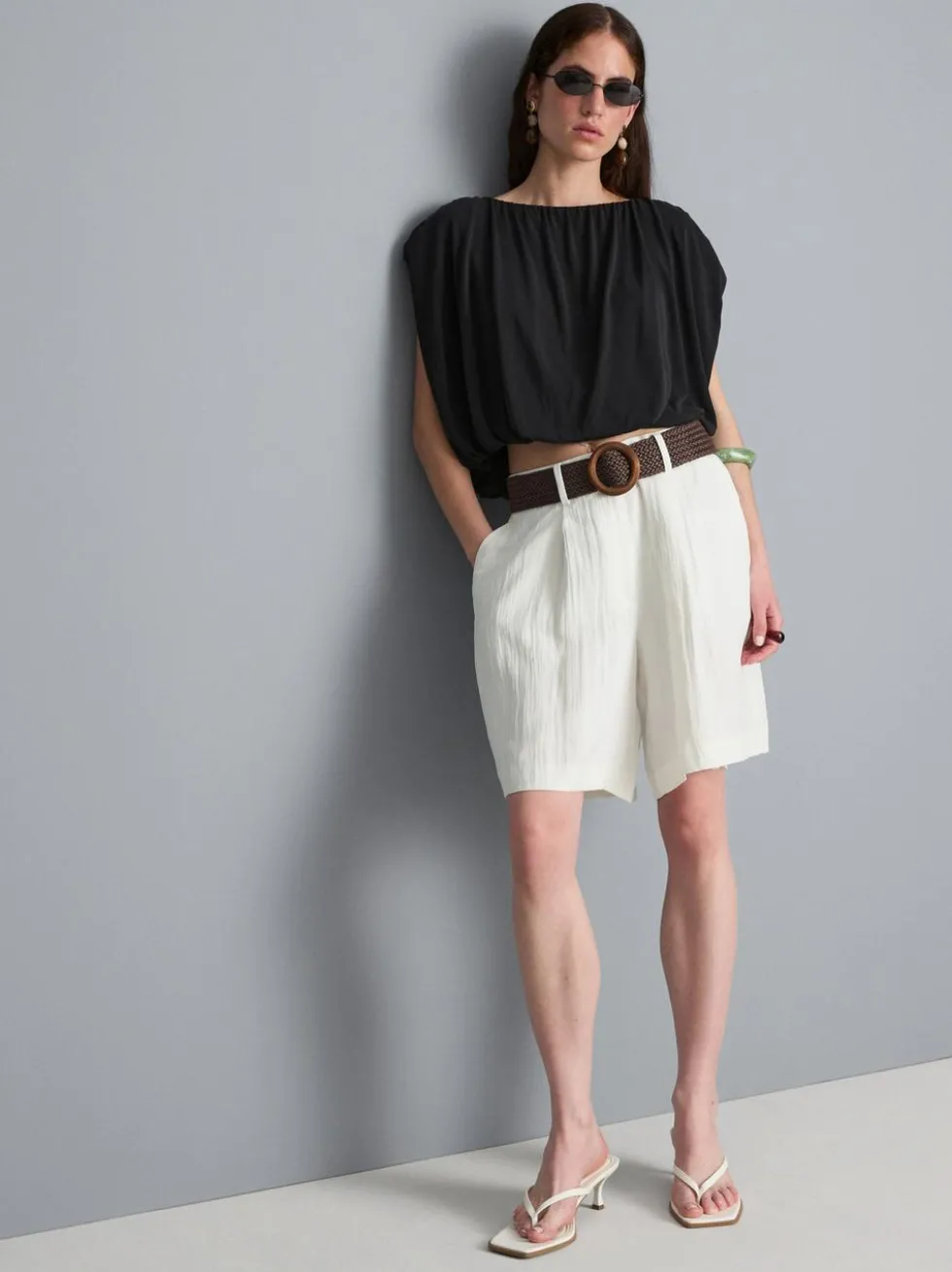 Strukturierte Bermudashorts mit Gürtel