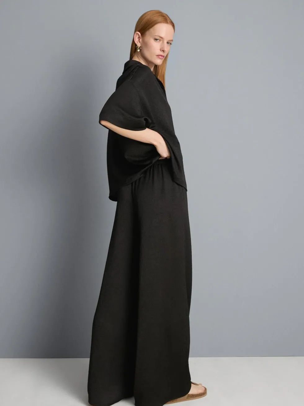 Strukturierte Satinhose mit geradem Bein
