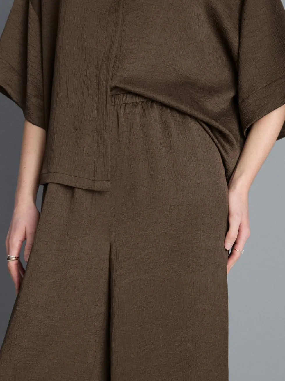 Strukturierte Satinhose mit geradem Bein