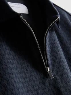 Strukturiertes „The Edit“ Poloshirt mit Reißverschluss