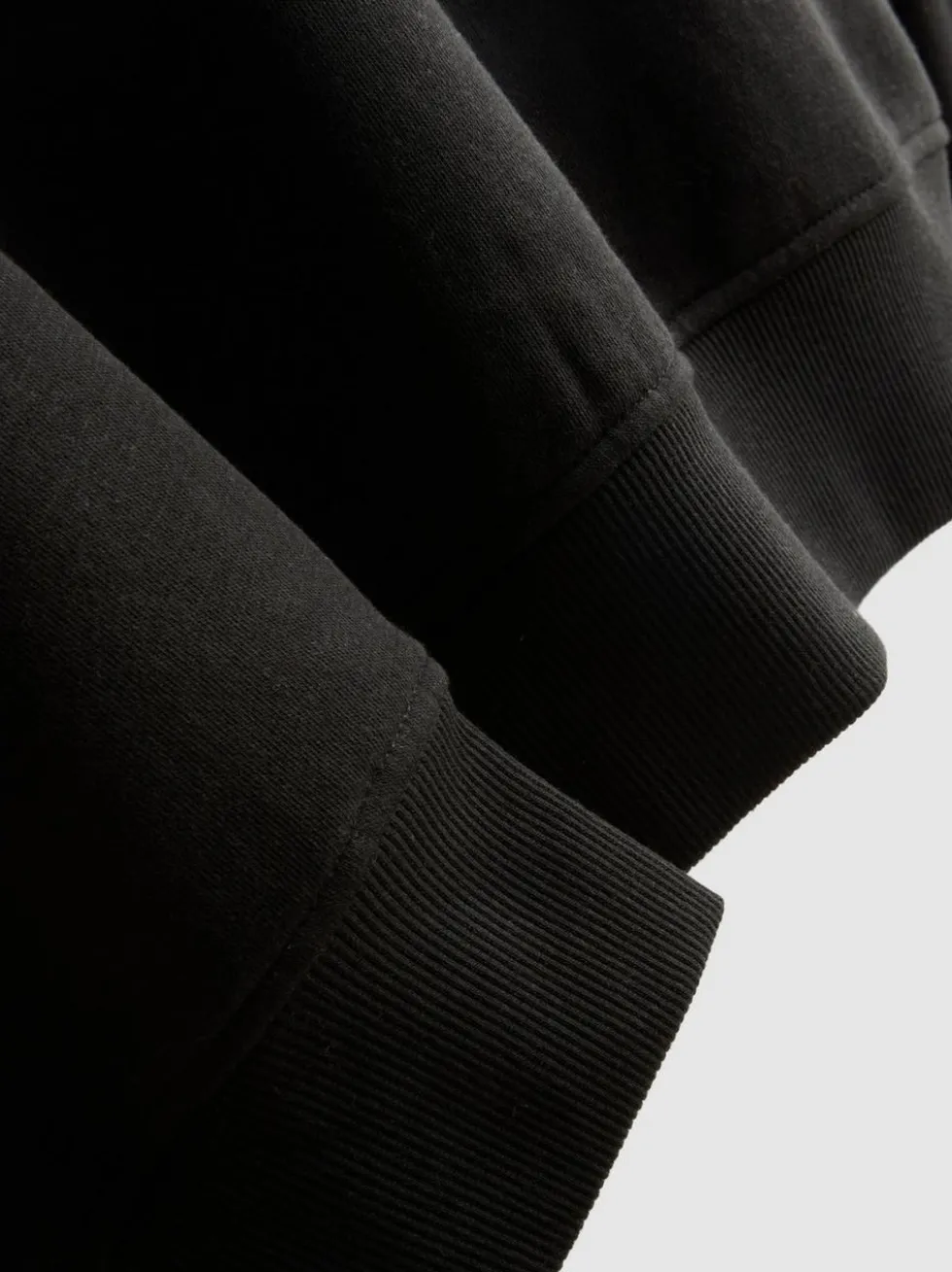 Sweatshirt mit hohem Baumwollanteil und Applikation