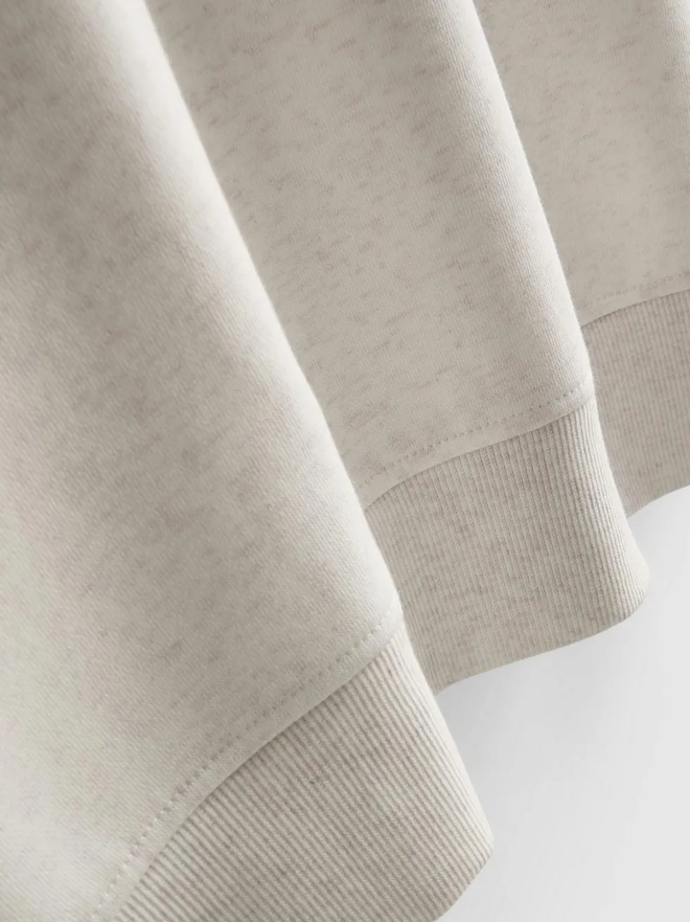 Sweatshirt mit hohem Baumwollanteil und Applikation