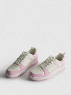 Tennisschuhe in Blockfarben
