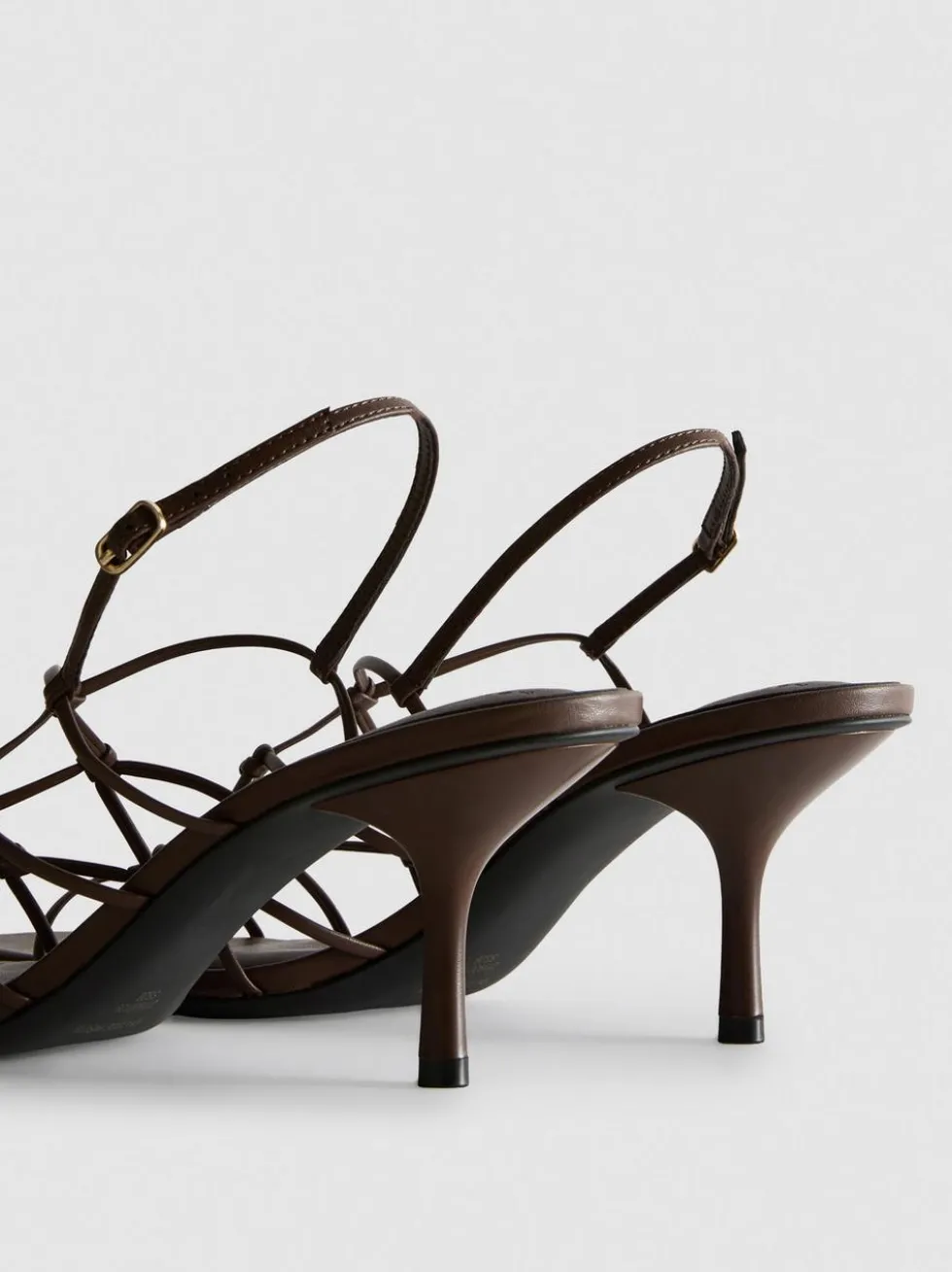 „The Edit“ Sandaletten in Flechtoptik mit Stiletto-Absatz