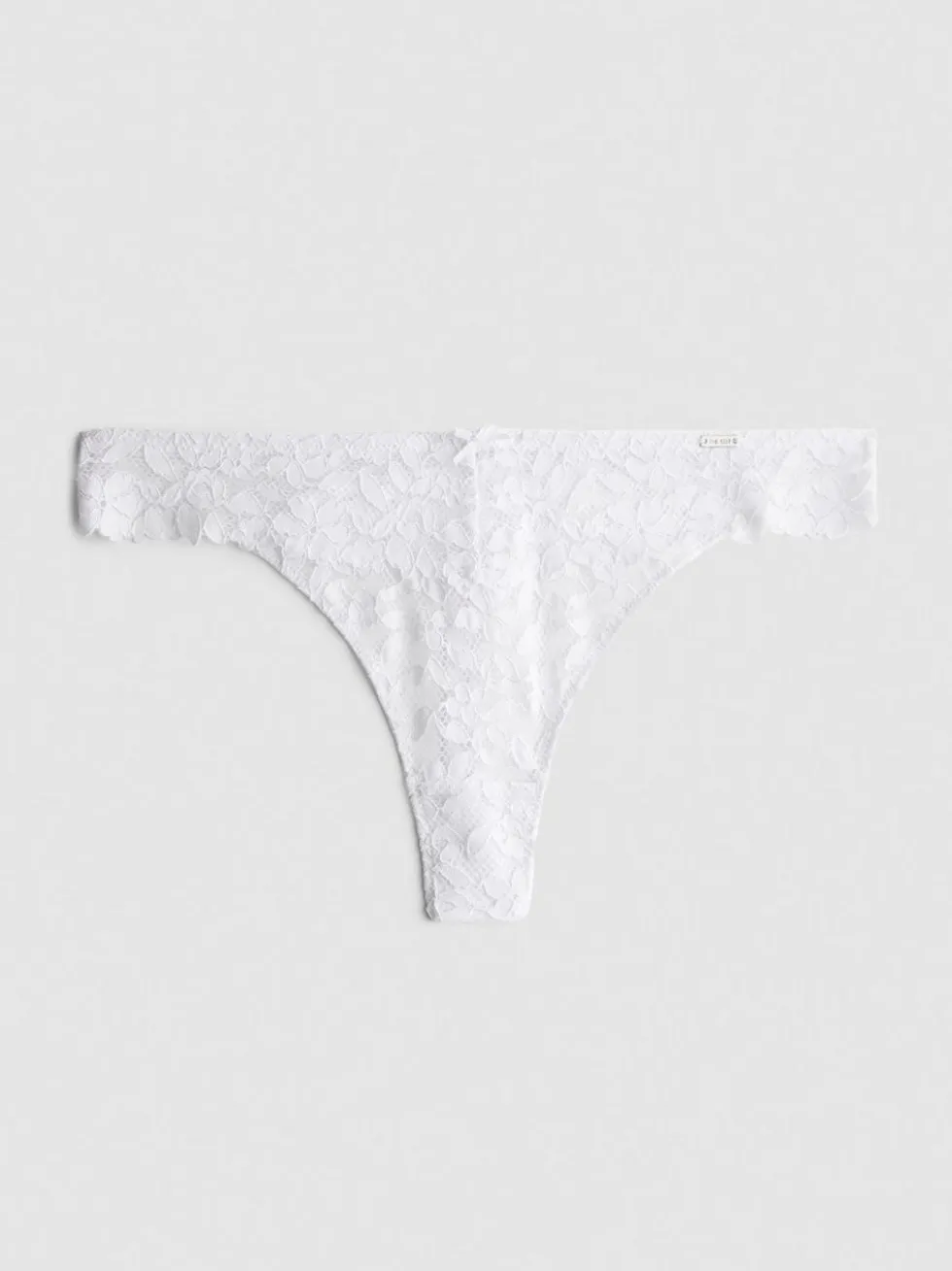 „The Edit“ Tanga aus floraler Spitze
