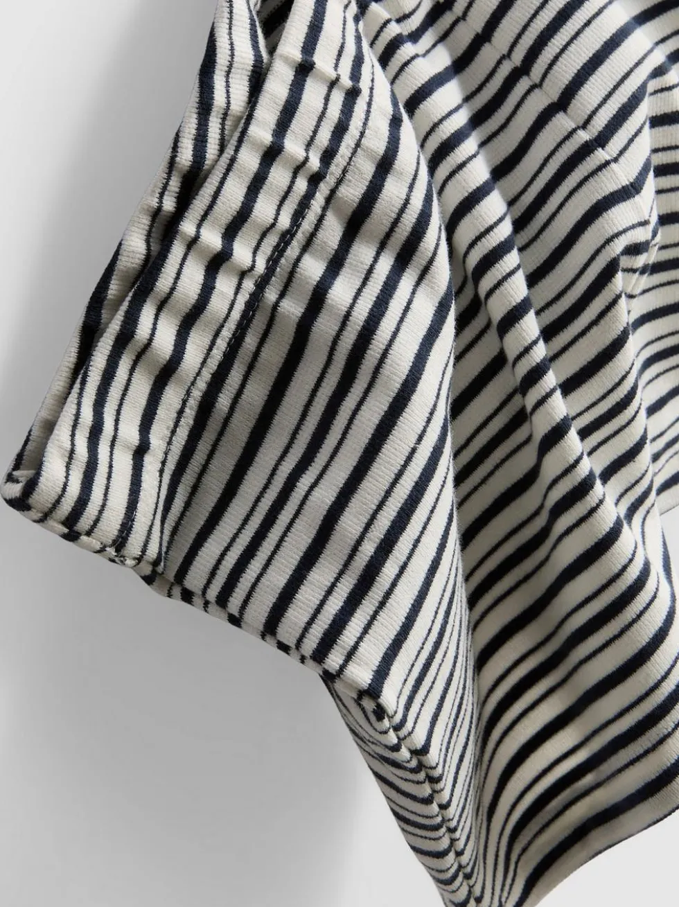 The Primark Scene | Asymmetrisches Tanktop mit Streifen