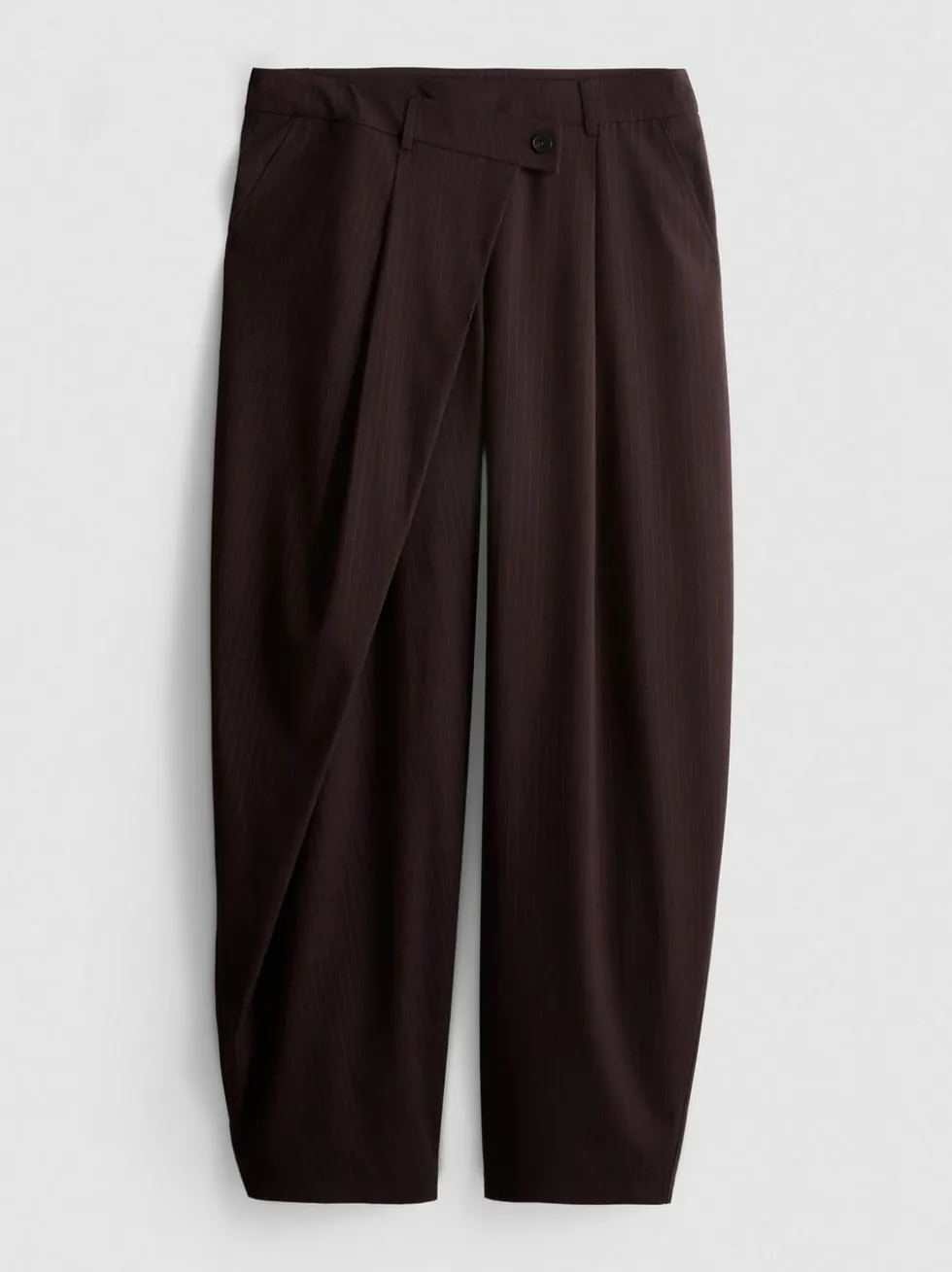 The Primark Scene | Hose mit Nadelstreifen und asymmetrischem Bund