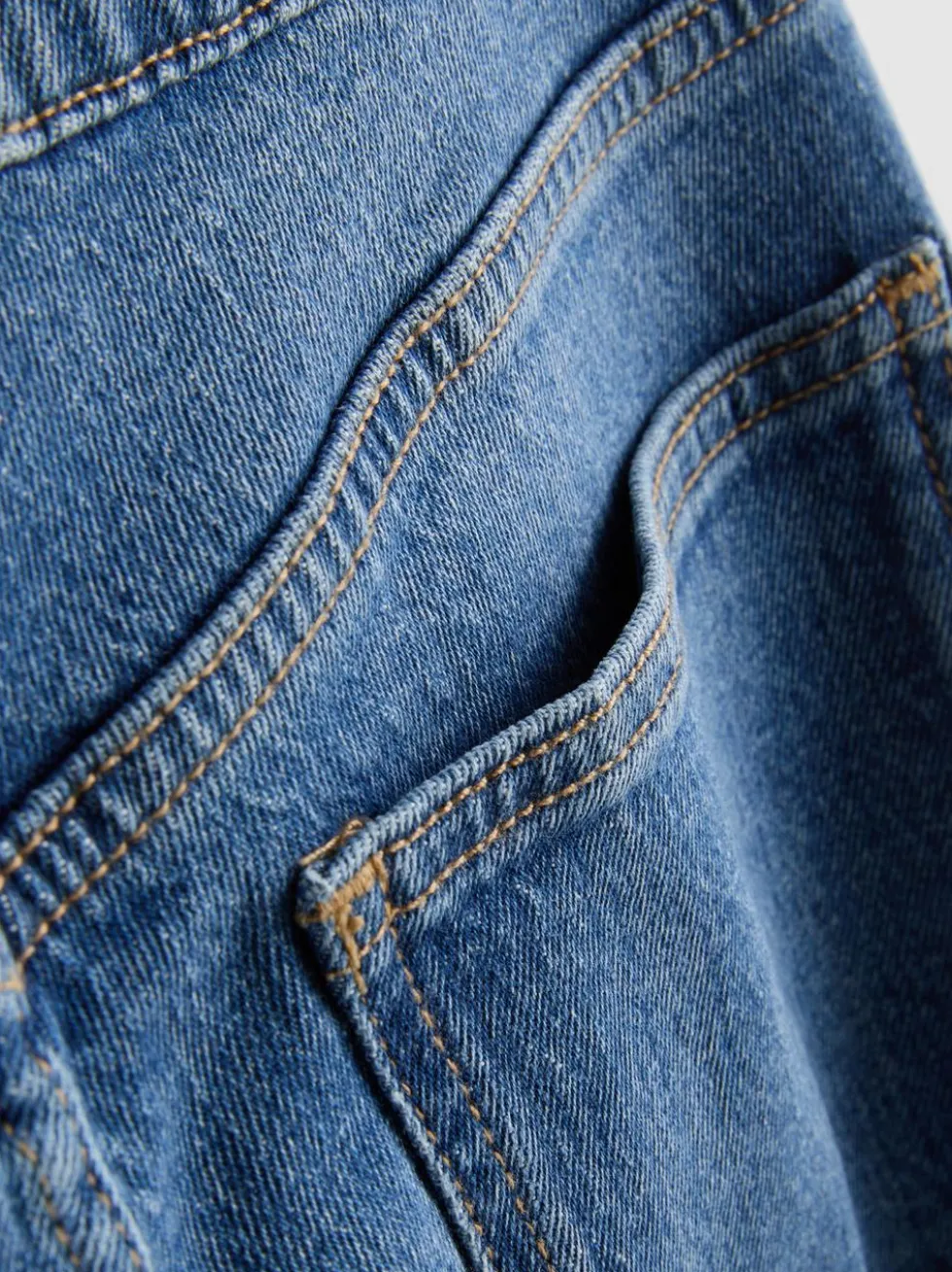 The Primark Scene | Jeans mit geradem Bein und niedriger Leibhöhe