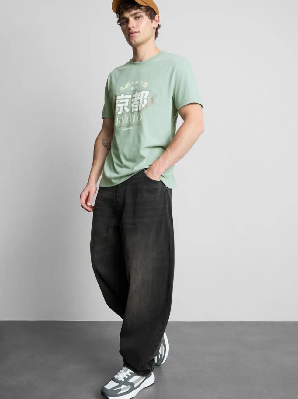 T-Shirt mit Kyoto-Grafik