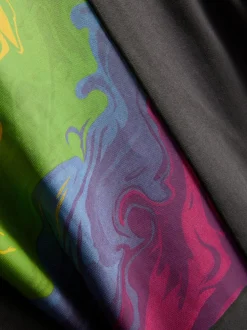 T-Shirt mit Pride-Herz-Grafik