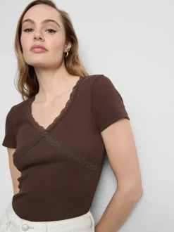 T-Shirt mit Spitzenbesatz und hohem Baumwollanteil