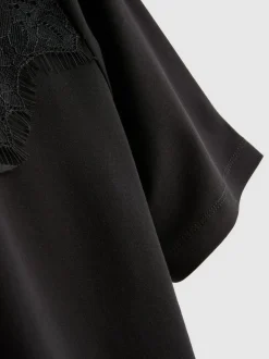 T-Shirt mit Spitzeneinsatz