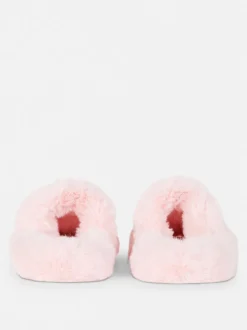 Weiche Hausschuhe mit Riemen