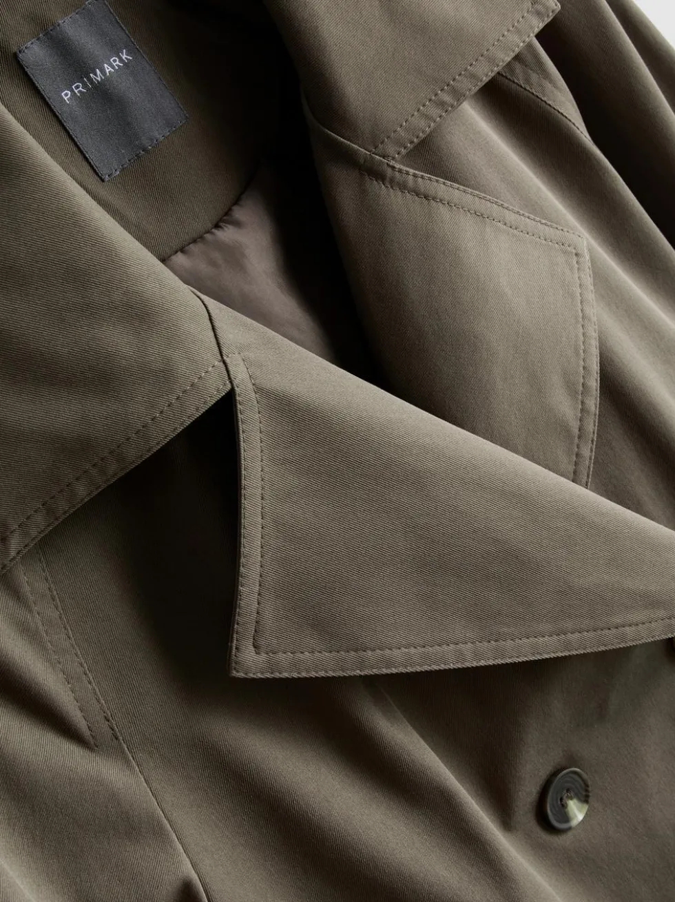 Zweireihiger, gerade geschnittener Trenchcoat