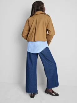 Zweireihiger, gerade geschnittener Trenchcoat